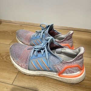 Women’s adidas ultraboost. Size 9